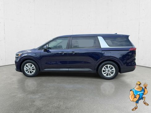 Used 2022 Kia Carnival LX FWD image 8