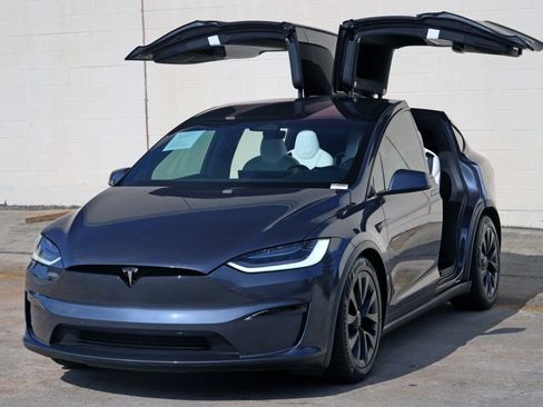 Used 2023 Tesla Model X AWD/4WD image 49
