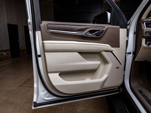 Used 2021 GMC Yukon Denali w/ Denali Premium Package image 39