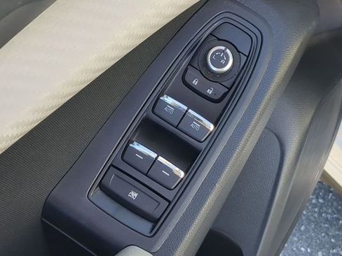 Used 2021 Subaru Ascent Premium w/ Convenience Package image 22