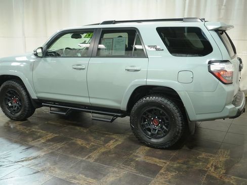 Certified 2022 Toyota 4Runner TRD Off-Road Premium AWD/4WD image 7