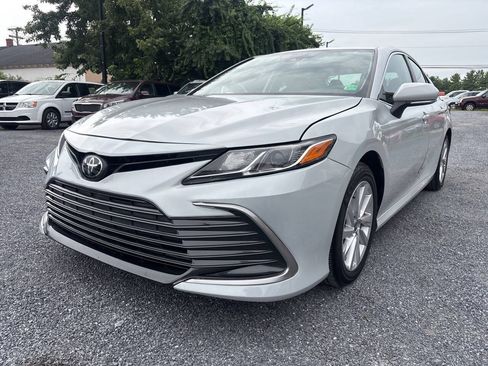 Used 2023 Toyota Camry LE w/ Convenience Package FWD image 9