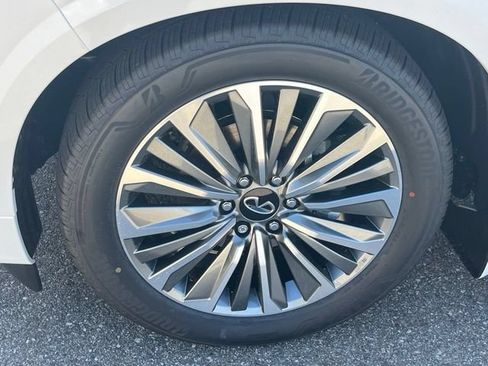 New 2027 INFINITI QX80 Luxe w/ Exterior Package AWD/4WD image 29