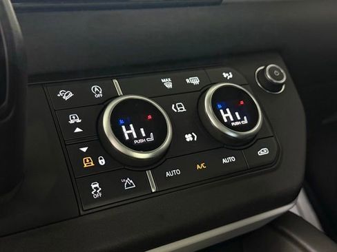 New 2024 Land Rover Defender 110 S image 35