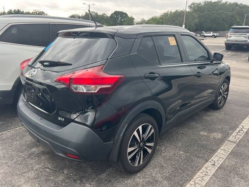 Used 2019 Nissan Kicks SV FWD image 6