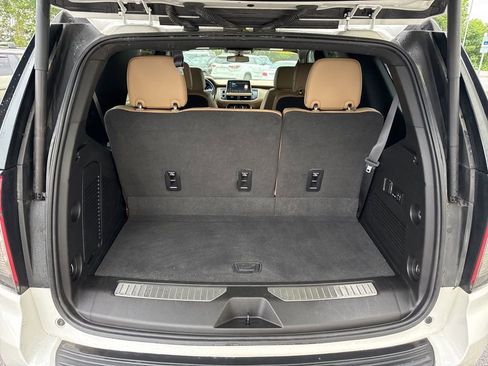 Used 2022 Chevrolet Tahoe Premier AWD/4WD image 11