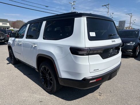 New 2026 Jeep Grand Wagoneer Summit AWD/4WD image 3