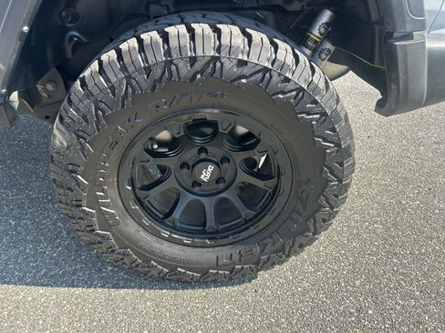 Used 2024 Jeep Wrangler Unlimited Sport AWD/4WD image 16