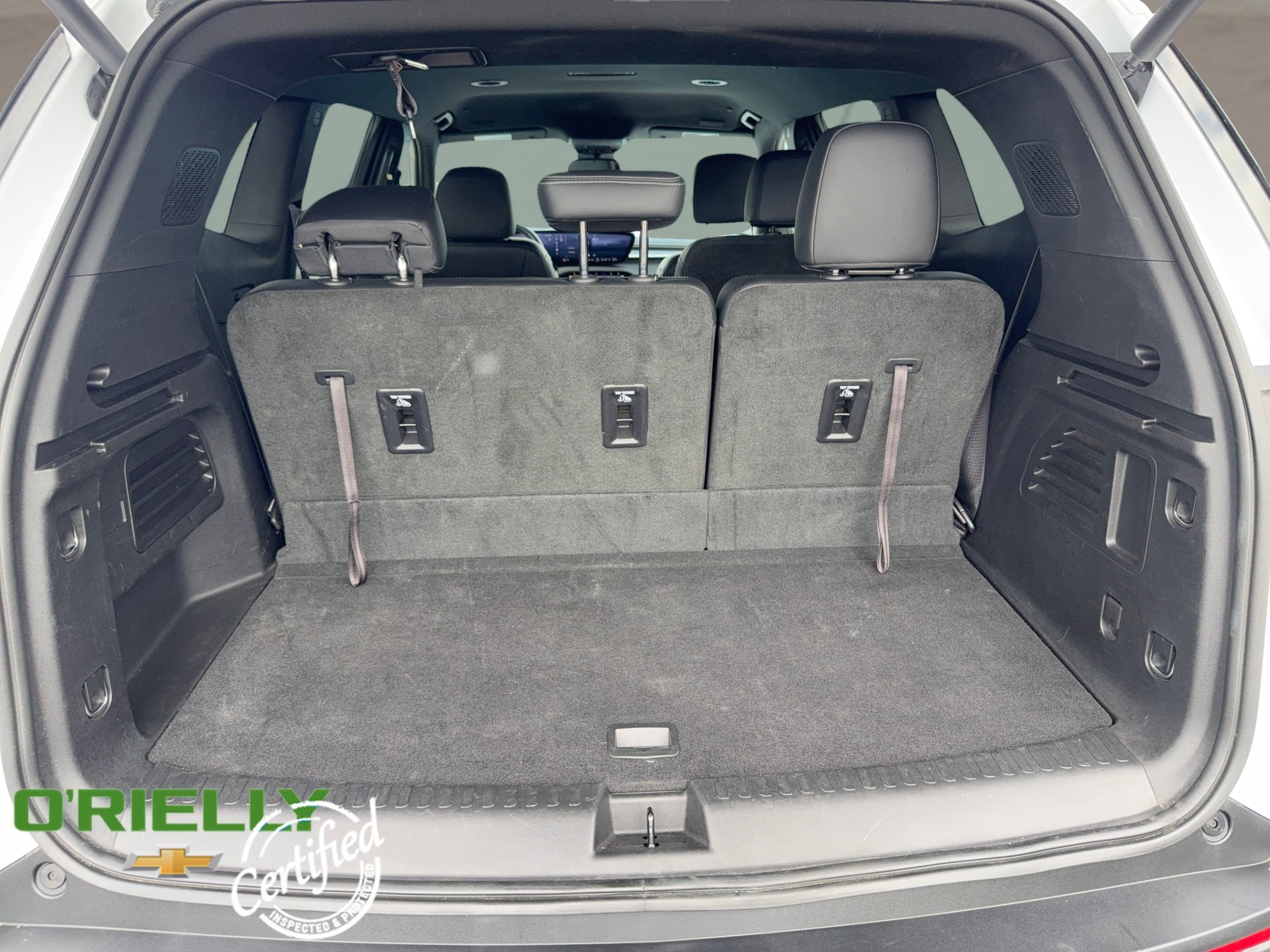 Used 2025 Buick Enclave Preferred AWD/4WD image 27