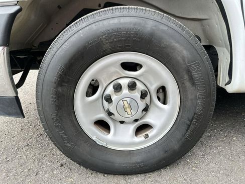 Used 2024 Chevrolet Express 2500 w/ Driver Convenience Package image 20