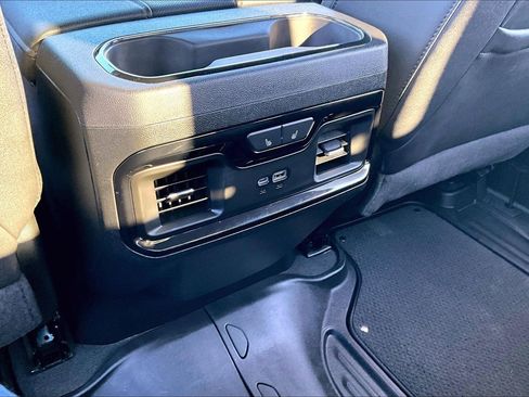 Used 2024 GMC Sierra 1500 AT4 w/ AT4 Premium Package image 25