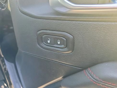 Used 2021 Jeep Wrangler Unlimited Rubicon image 21