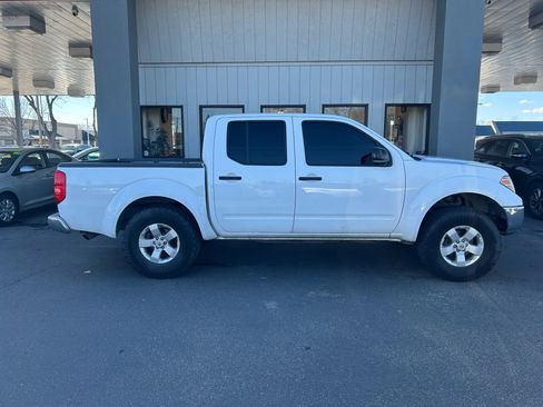 Used 2010 Nissan Frontier SE image 23