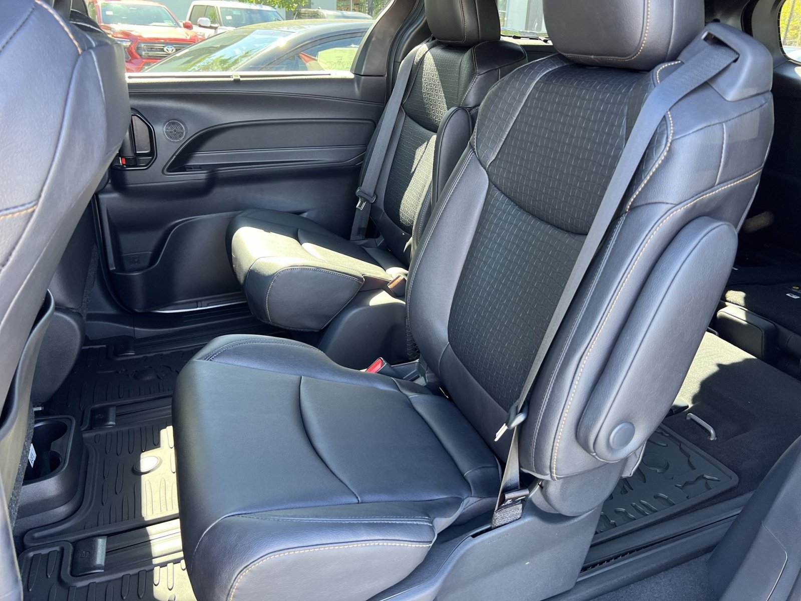 New 2026 Toyota Sienna XLE Woodland Edition AWD/4WD image 19