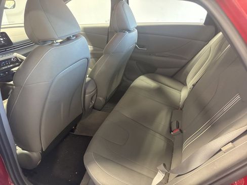 Used 2024 Hyundai Elantra SEL image 16