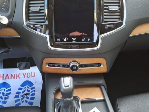 Used 2022 Volvo XC90 T6 Momentum w/ Advanced Package image 24