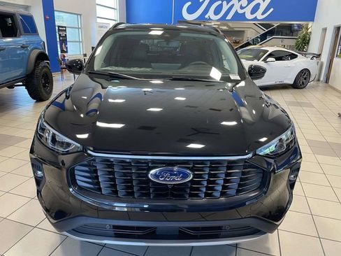 New 2025 Ford Escape SE w/ PHEV Premium Package FWD image 2