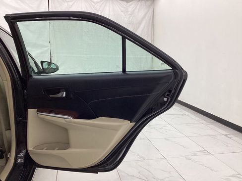 Used 2014 Toyota Camry XLE image 27