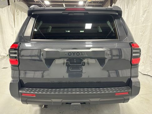 Used 2025 Toyota 4Runner SR5 image 6