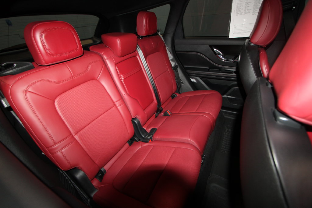 Used 2025 Lincoln Corsair Grand Touring AWD/4WD image 25