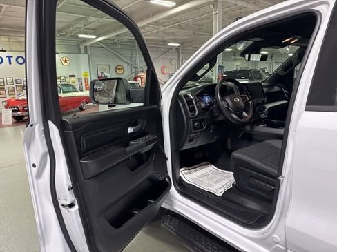 New 2026 RAM 1500 Express AWD/4WD image 14