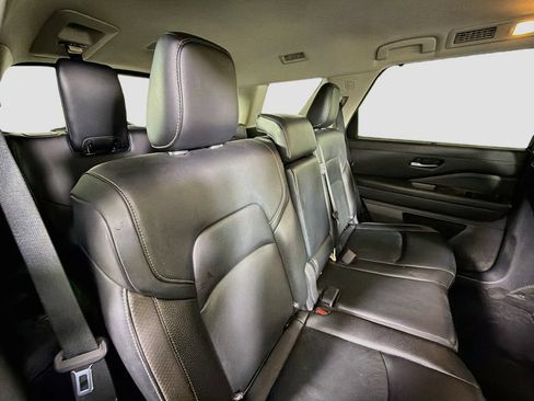 Used 2022 Nissan Pathfinder SL FWD image 29