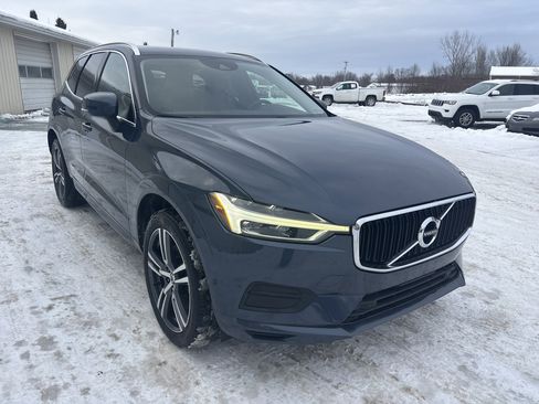 Used 2018 Volvo XC60 T6 Momentum w/ Convenience Package image 1