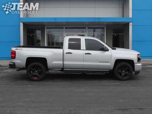 Used 2019 Chevrolet Silverado 1500 LT w/ All Star Edition image 3