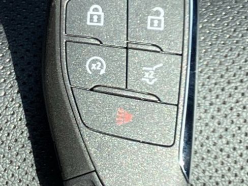 Used 2024 Chevrolet Equinox EV LT image 16