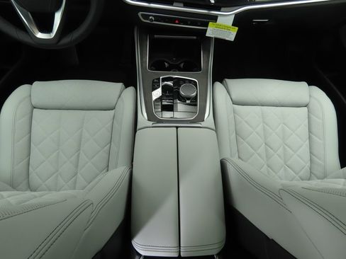 New 2026 BMW X5 sDrive40i w/ Climate Comfort Package image 17