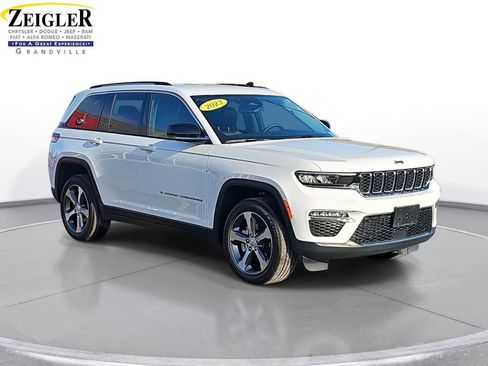 Used 2023 Jeep Grand Cherokee Limited image 3