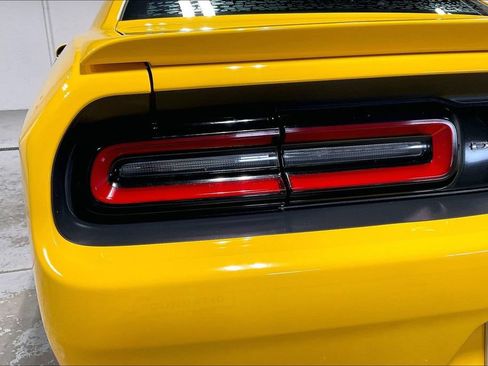 Used 2017 Dodge Challenger R/T RWD image 31