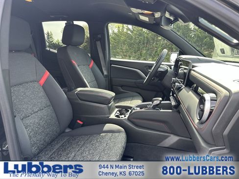 Used 2024 Chevrolet Colorado Z71 w/ Z71 Convenience Package 2 image 22