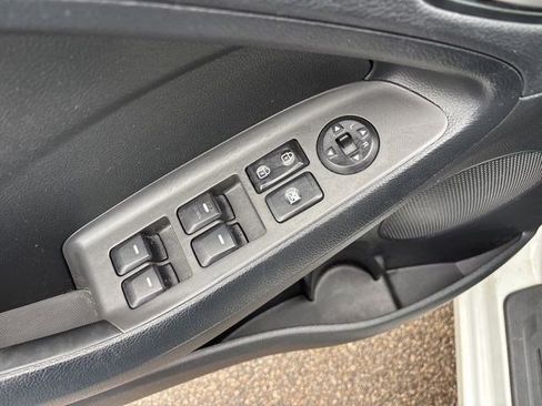 Used 2017 Kia Forte LX FWD image 14