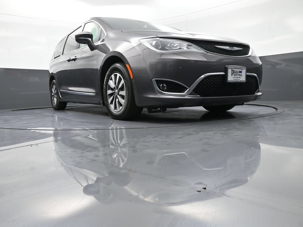 Used 2020 Chrysler Pacifica Touring-L Plus FWD image 31