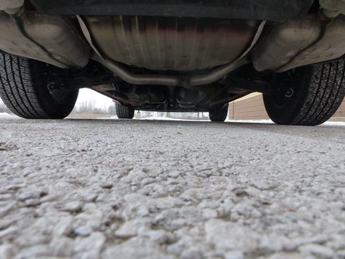 Used 2022 Buick Enclave Essence w/ Sport Touring Edition image 9