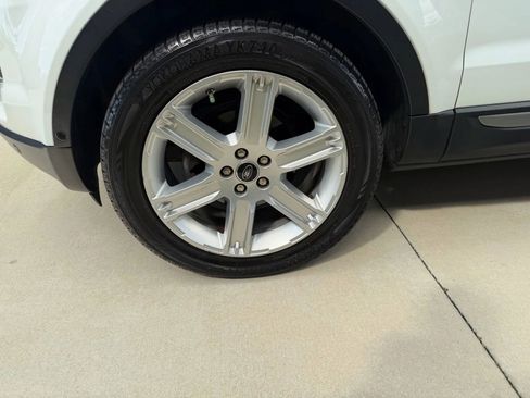 Used 2013 Land Rover Range Rover Evoque Pure Plus AWD/4WD image 9
