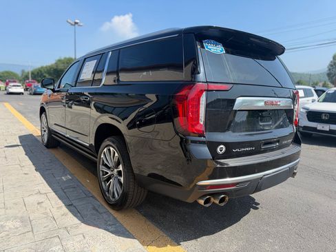 Used 2021 GMC Yukon XL Denali w/ Denali Premium Package AWD/4WD image 6