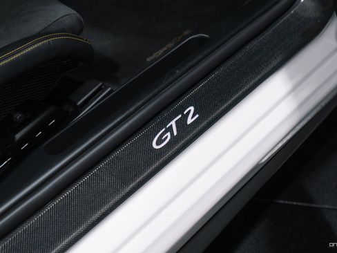 Used 2008 Porsche 911 GT2 image 3