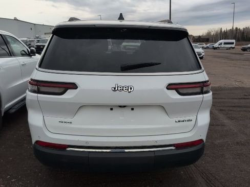 Used 2023 Jeep Grand Cherokee L Limited w/ Luxury Tech Group II image 3
