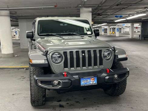 Used 2018 Jeep Wrangler Unlimited Rubicon w/ Dual Top Group image 29