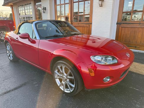 Used 2006 MAZDA MX-5 Miata 3rd Generation Limited image 2