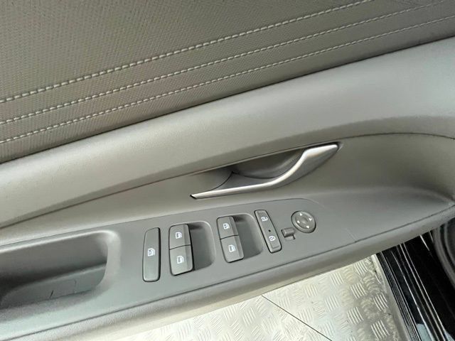 Certified 2023 Hyundai Elantra Blue FWD image 28