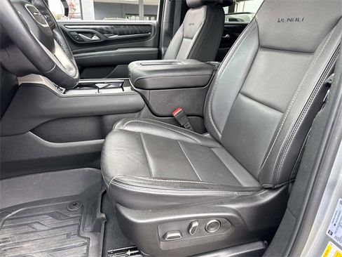 Used 2024 GMC Yukon XL Denali w/ Denali Reserve Package image 22