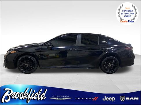 Used 2022 Toyota Camry SE image 5