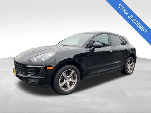 Used 2018 Porsche Macan Base image 3