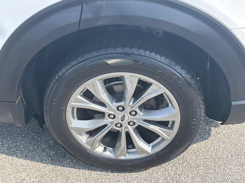 Used 2023 Ford Explorer Limited w/ Equipment Group 301A RWD image 20