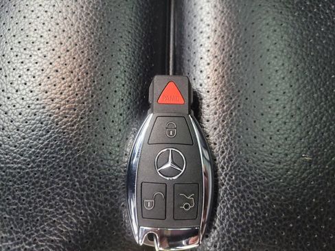 Used 2018 Mercedes-Benz C 300 4MATIC Sedan image 32