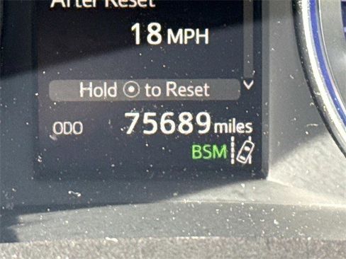 Used 2018 Toyota Highlander XLE image 29