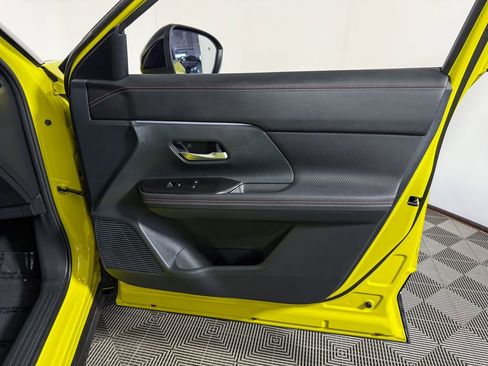 Certified 2025 Nissan Kicks SR image 49